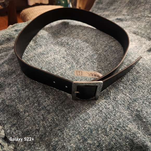 MICHEAL KORS NWT sz S black leather belt, with silver buckle - Picture 7 of 8